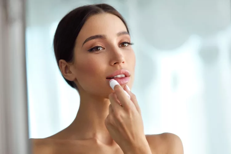 The 7 Best Lip Balms For Dark Lips: Reviews, Buying Guide and FAQs 2022